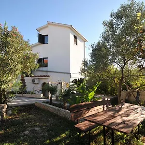 With A Parking Space Okrug Donji, Ciovo - 13732 Apartament Donji Okrug (Ciovo)