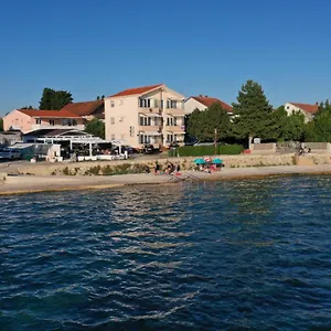 Lara Apartman