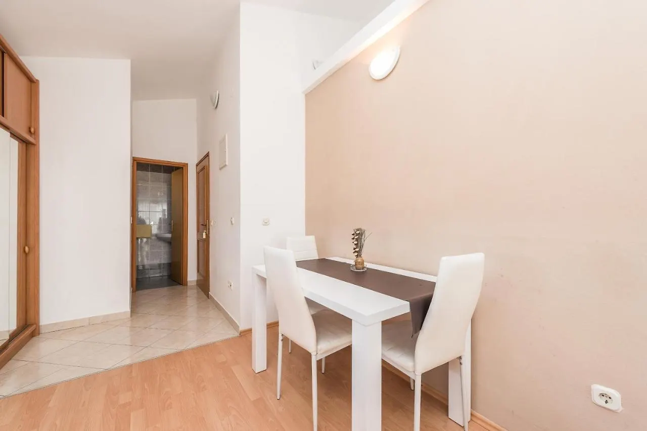 Apartments Danijela 1 Sukošan