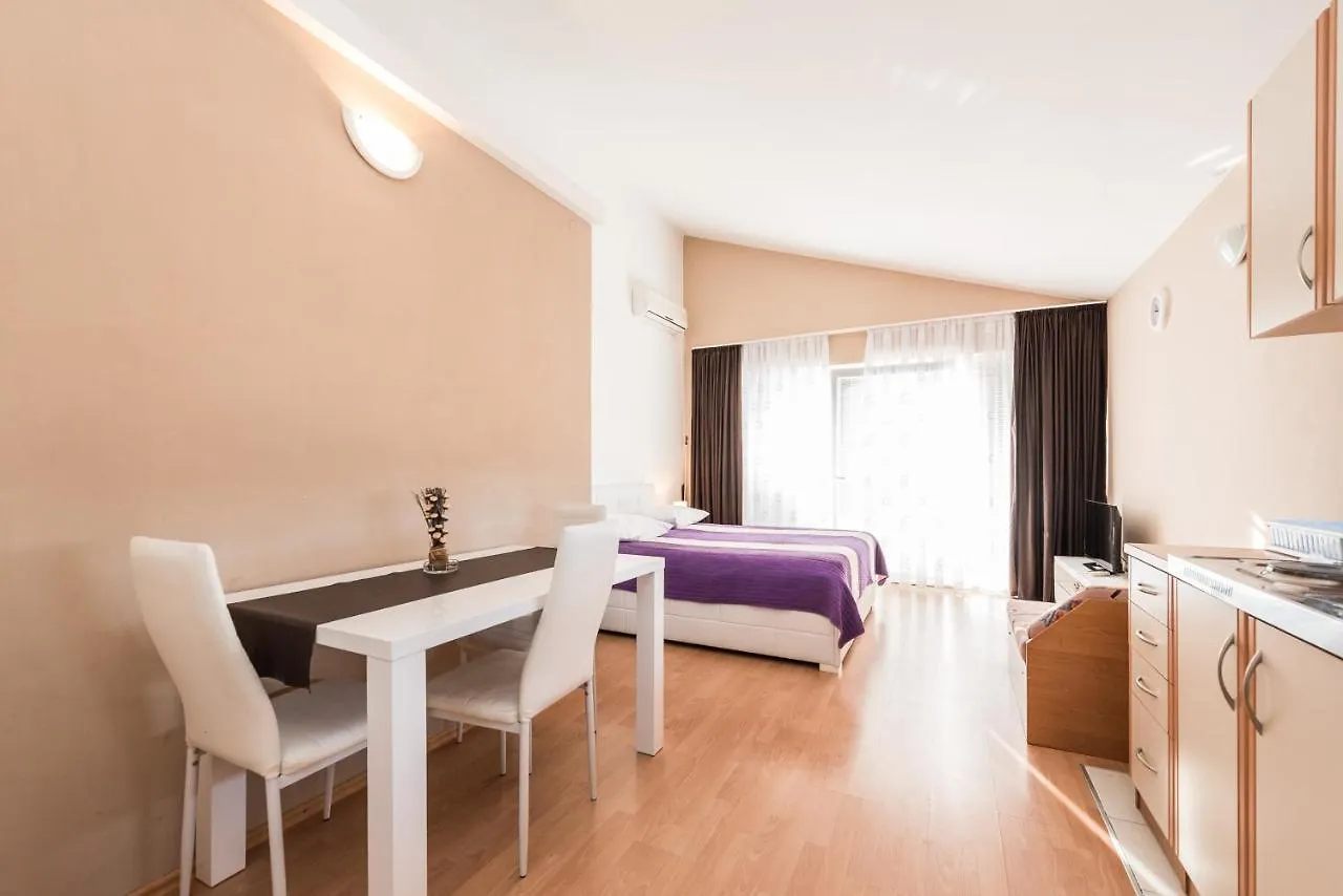 Apartments Danijela 1 Sukošan 0*,